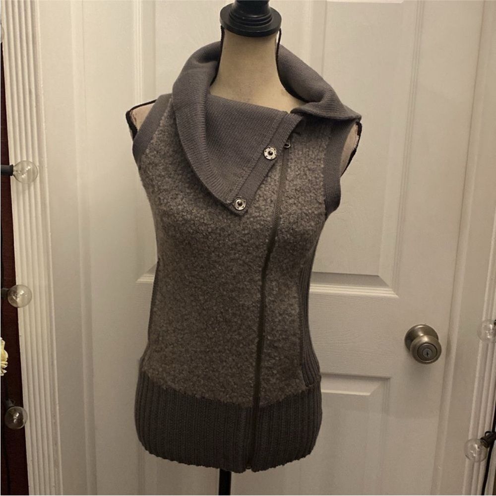 NWT LAmade Two-Tone Gray Cowl Neck Sweater vest, S